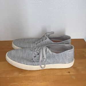 Public Opinion Women Sneakers, size 10.5, Gray